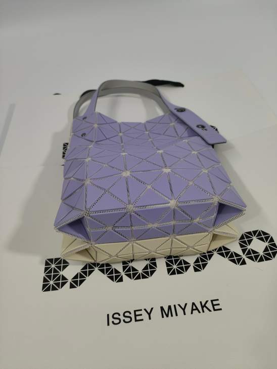 Picture of Issey Miyake Handbags _SKUfw159189583fw
